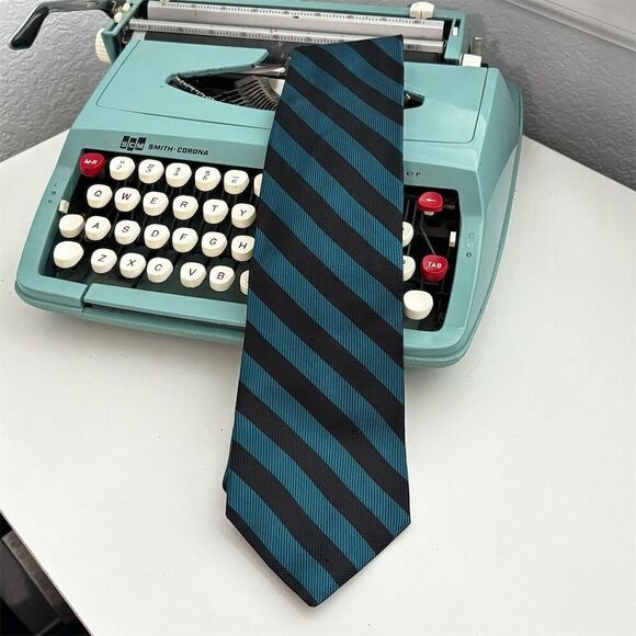 Thedappertie Men's Blue Striped Silk Necktie Hand-Finished Classic - Picture 1 of 5